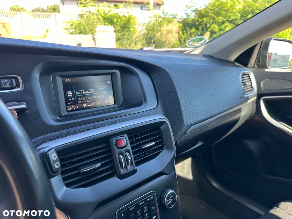 Volvo V40 T2 - 24