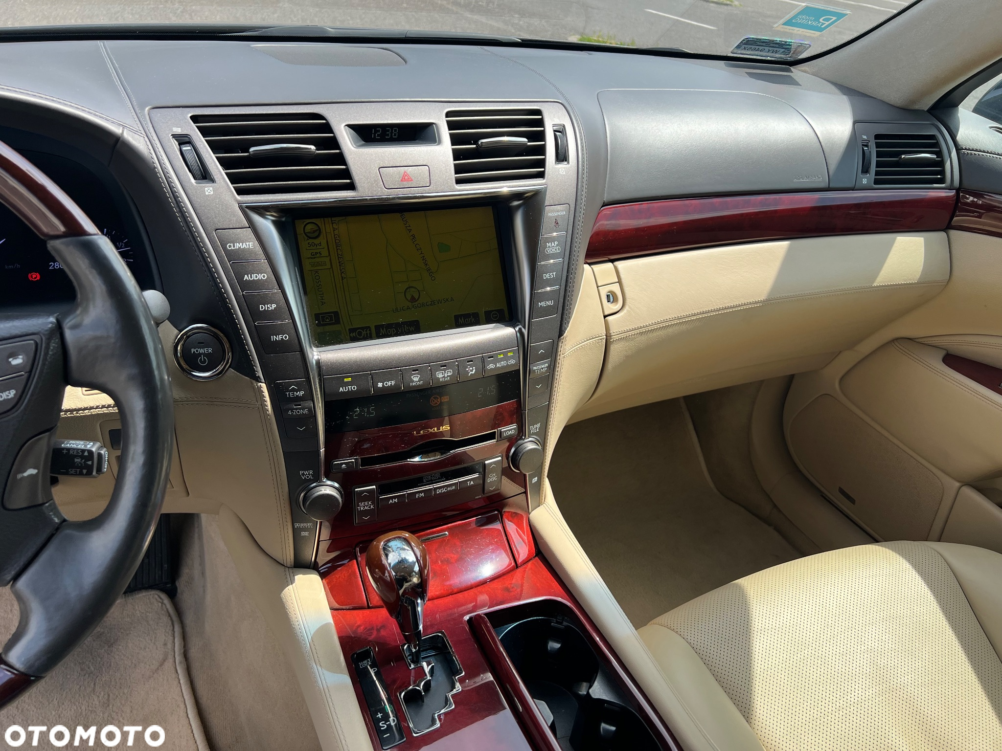 Lexus LS 600h L Superior - 11