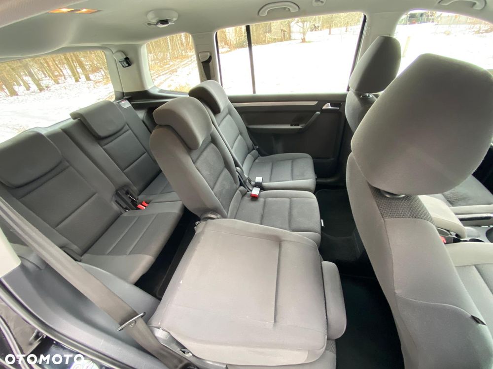 Volkswagen Touran 1.2 TSI STYLE - 9