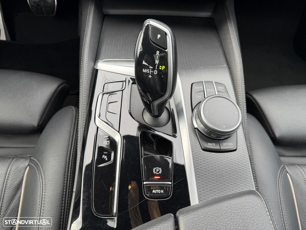 BMW 530 e Pack Desportivo M - 28