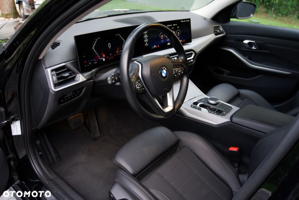 BMW Seria 3 318d MHEV - 13