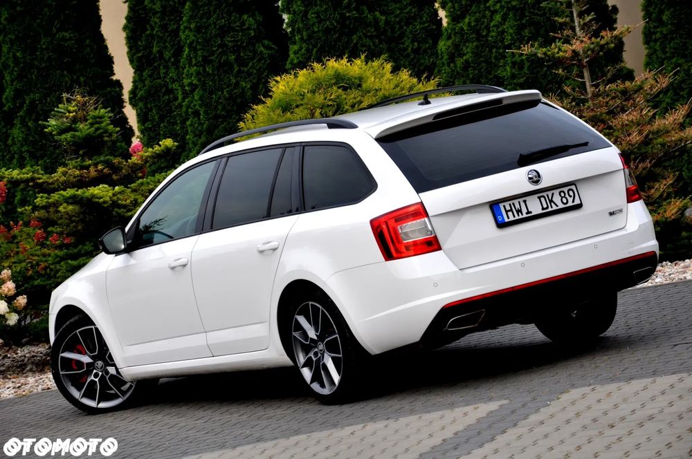 Skoda Octavia Combi 2.0 TDI DSG RS - 22