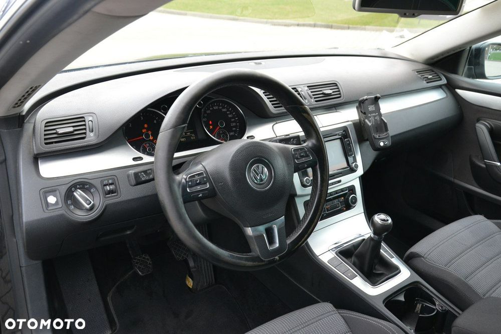 Volkswagen Passat CC - 16