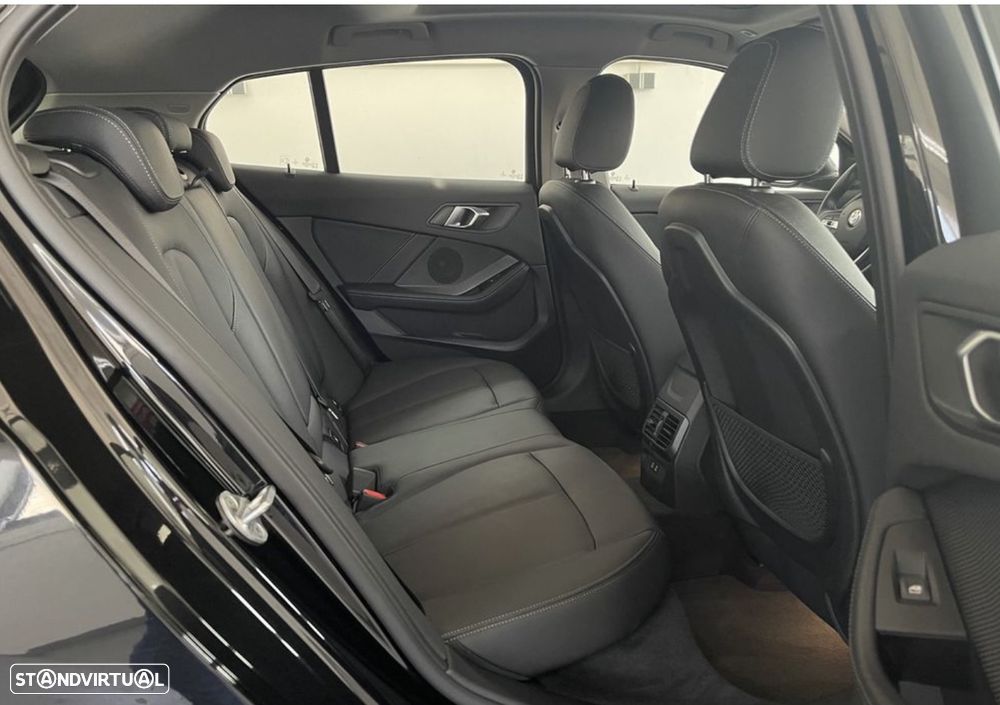 BMW 116 d Line Sport — fotografia 14
