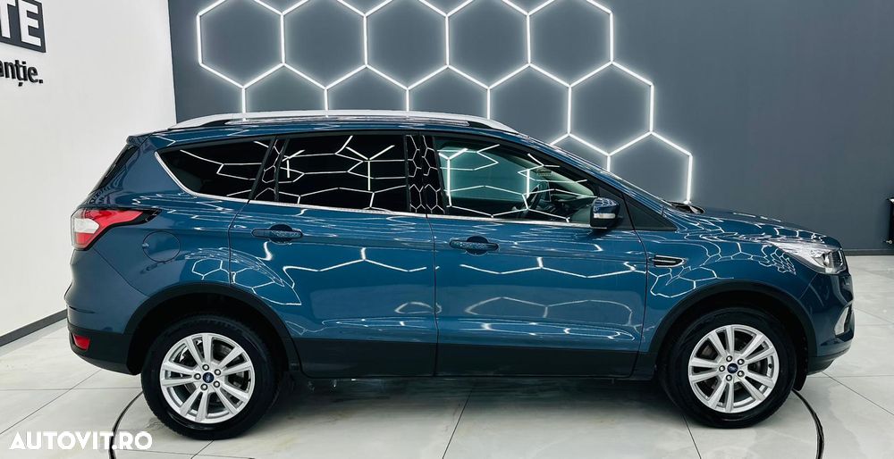 Ford Kuga 1.5 EcoBoost 2x4 Business Edition - 32