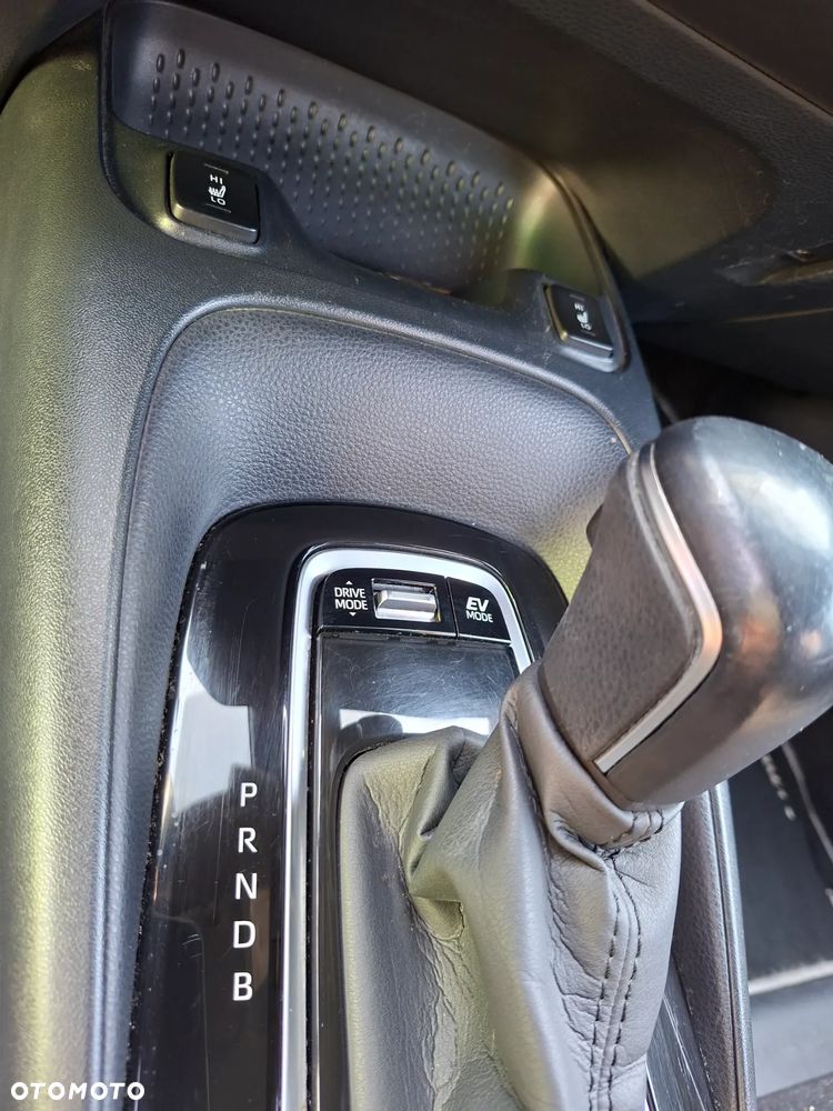 Toyota Corolla 1.8 Hybrid Comfort - 12