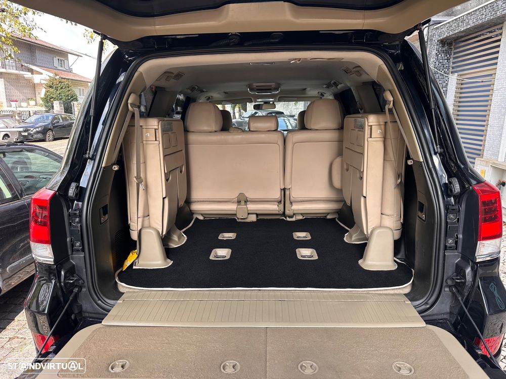 Toyota Land Cruiser Executive - 12