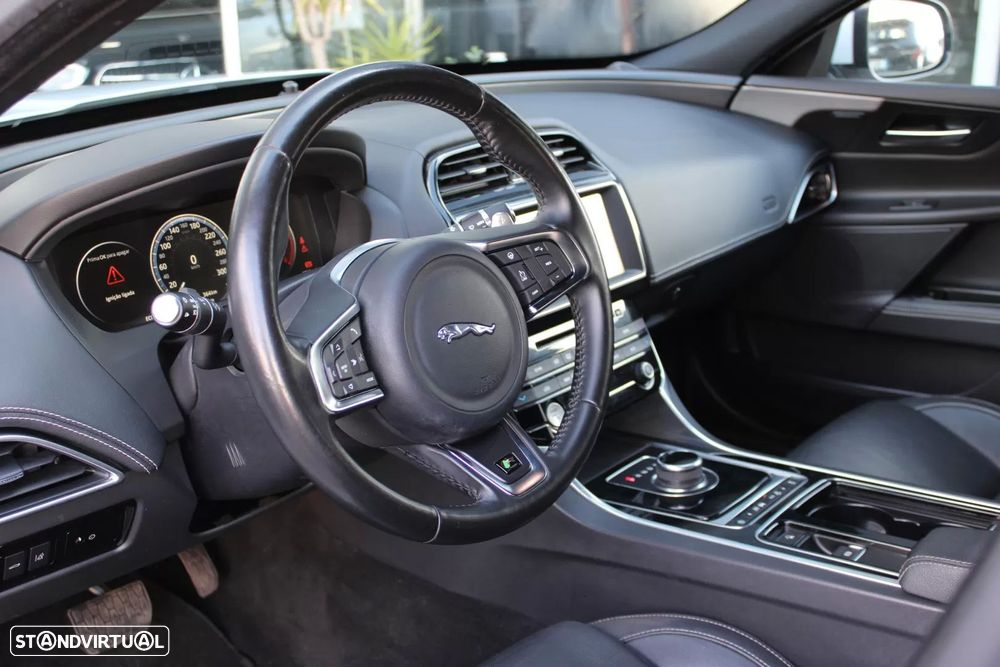 Jaguar XE 2.0 D R-Sport Aut. - 7