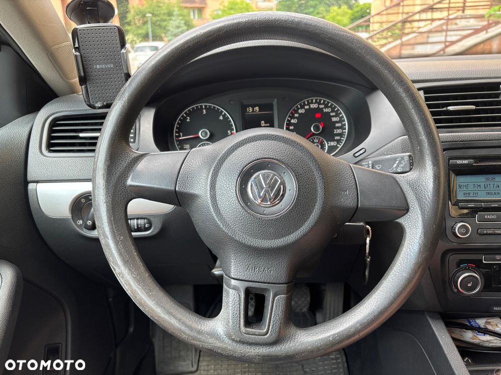 Volkswagen Jetta - 10