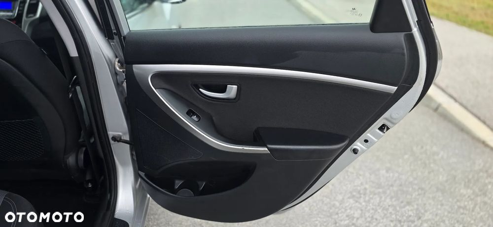 Hyundai i30 blue Kombi 1.4 YES Gold - 19