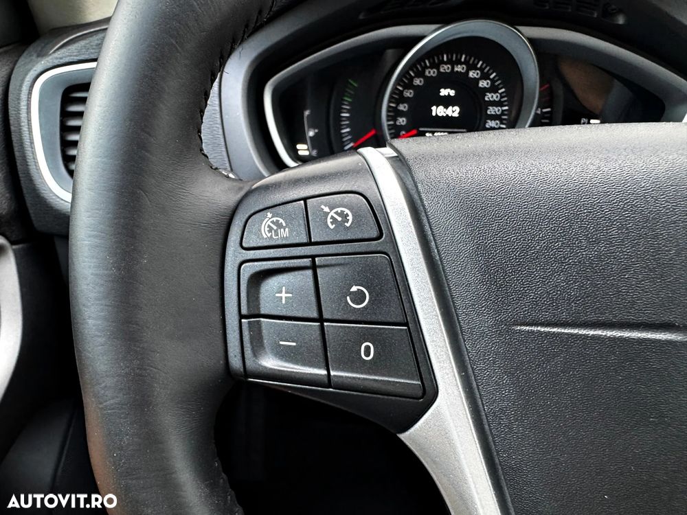 Volvo V40 D2 Powershift Momentum - 25