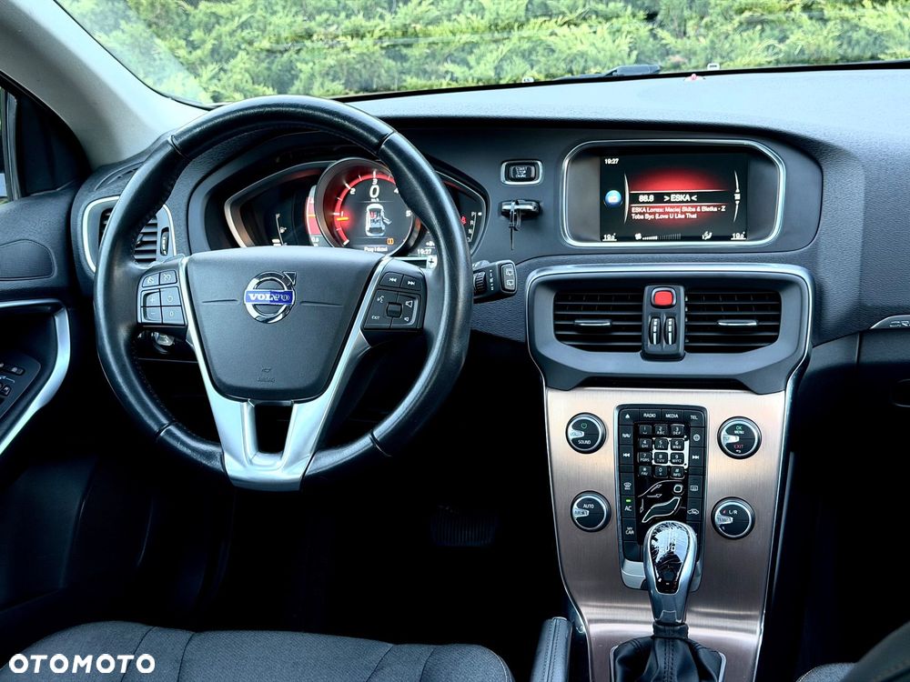 Volvo V40 Cross Country - 25