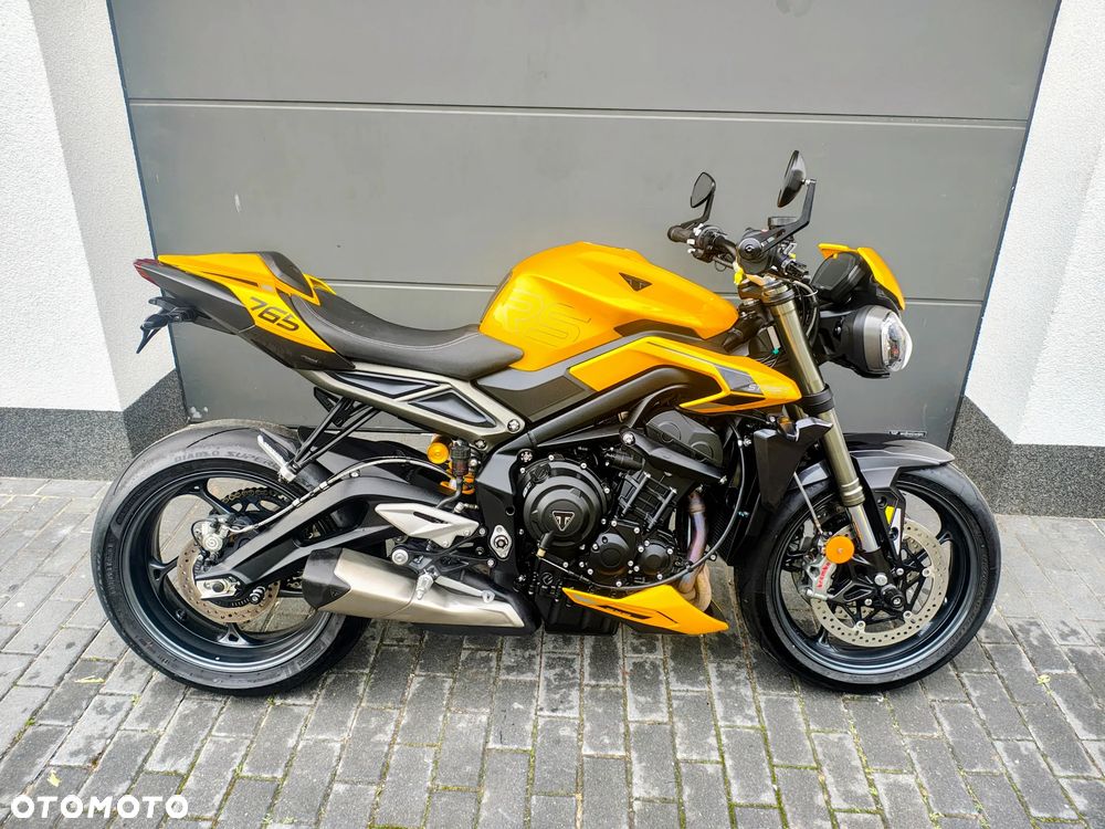Triumph Street Triple - 22