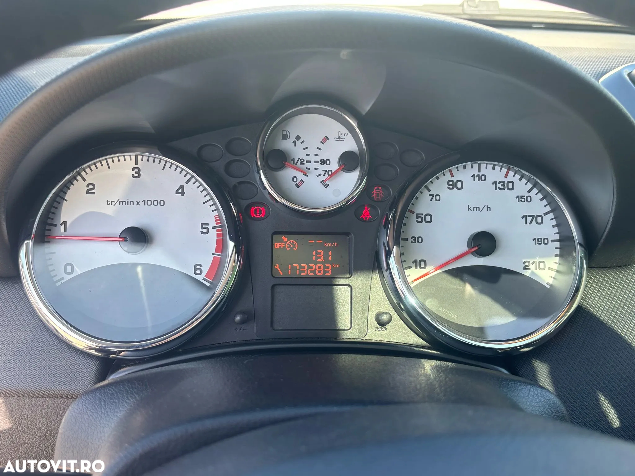 Peugeot 207 CC 1.6 HDI FAP Eclipse - 11