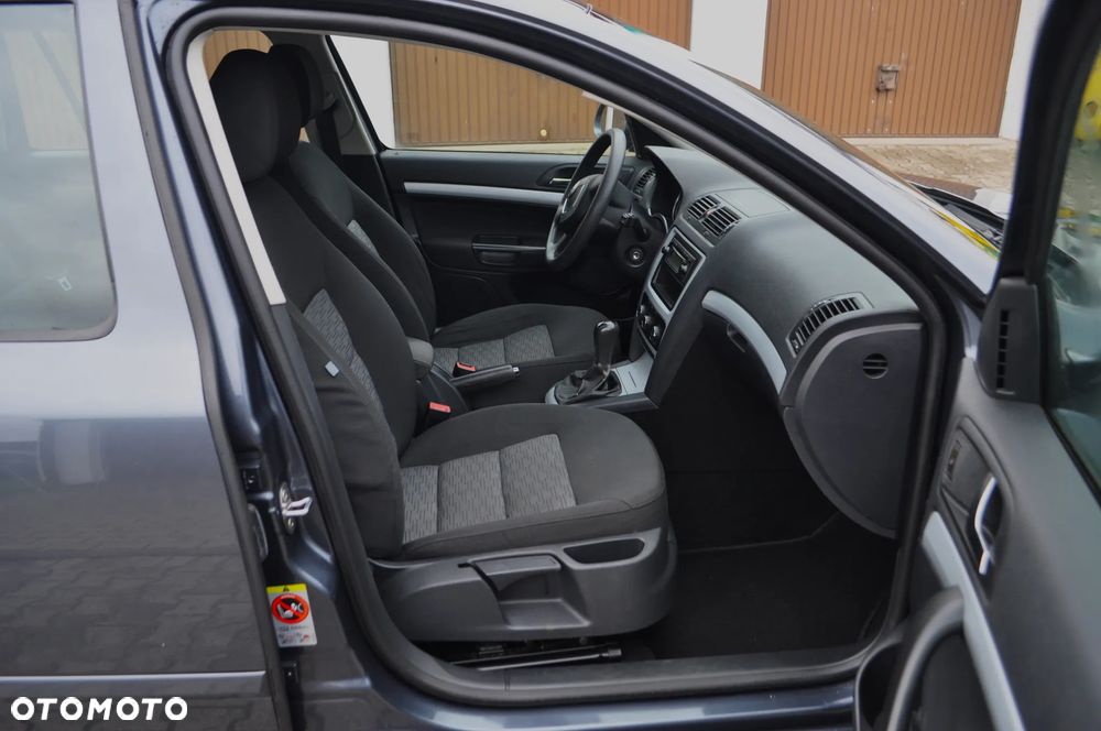 Skoda Octavia 1.6 Combi Selection - 25