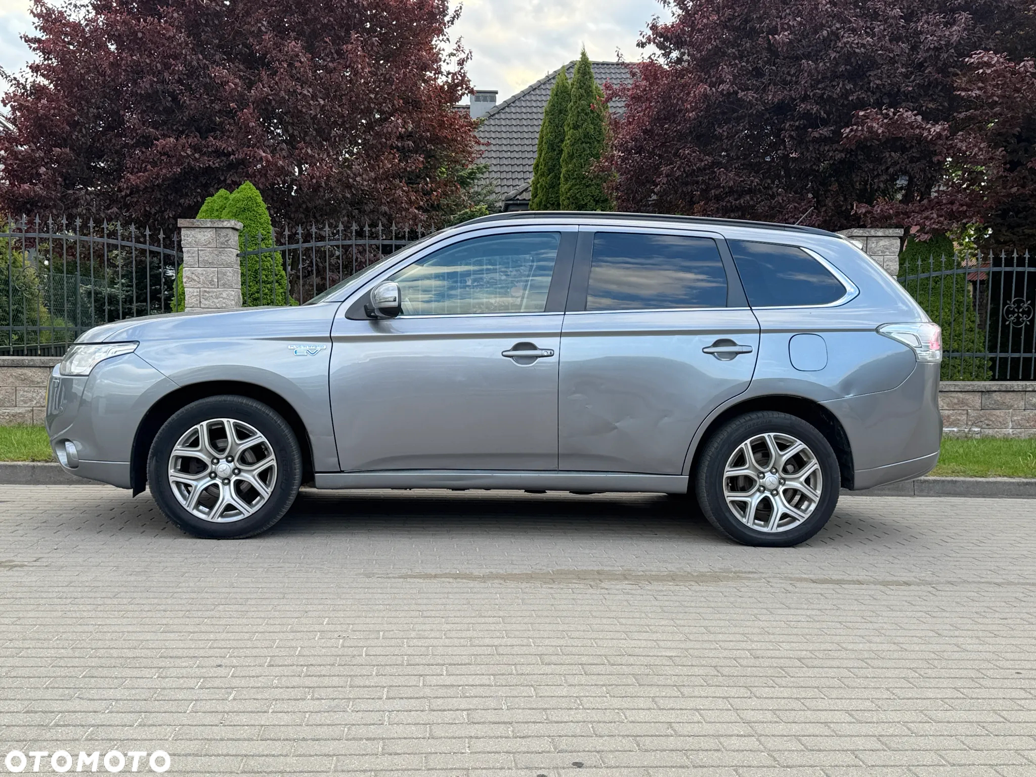Mitsubishi Outlander PHEV Instyle NAVI + - 2