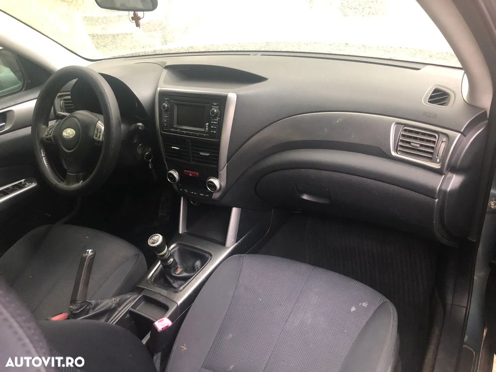 Dezmembrez Subaru Forester 2010 gri verzui 2.0 diesel - 9