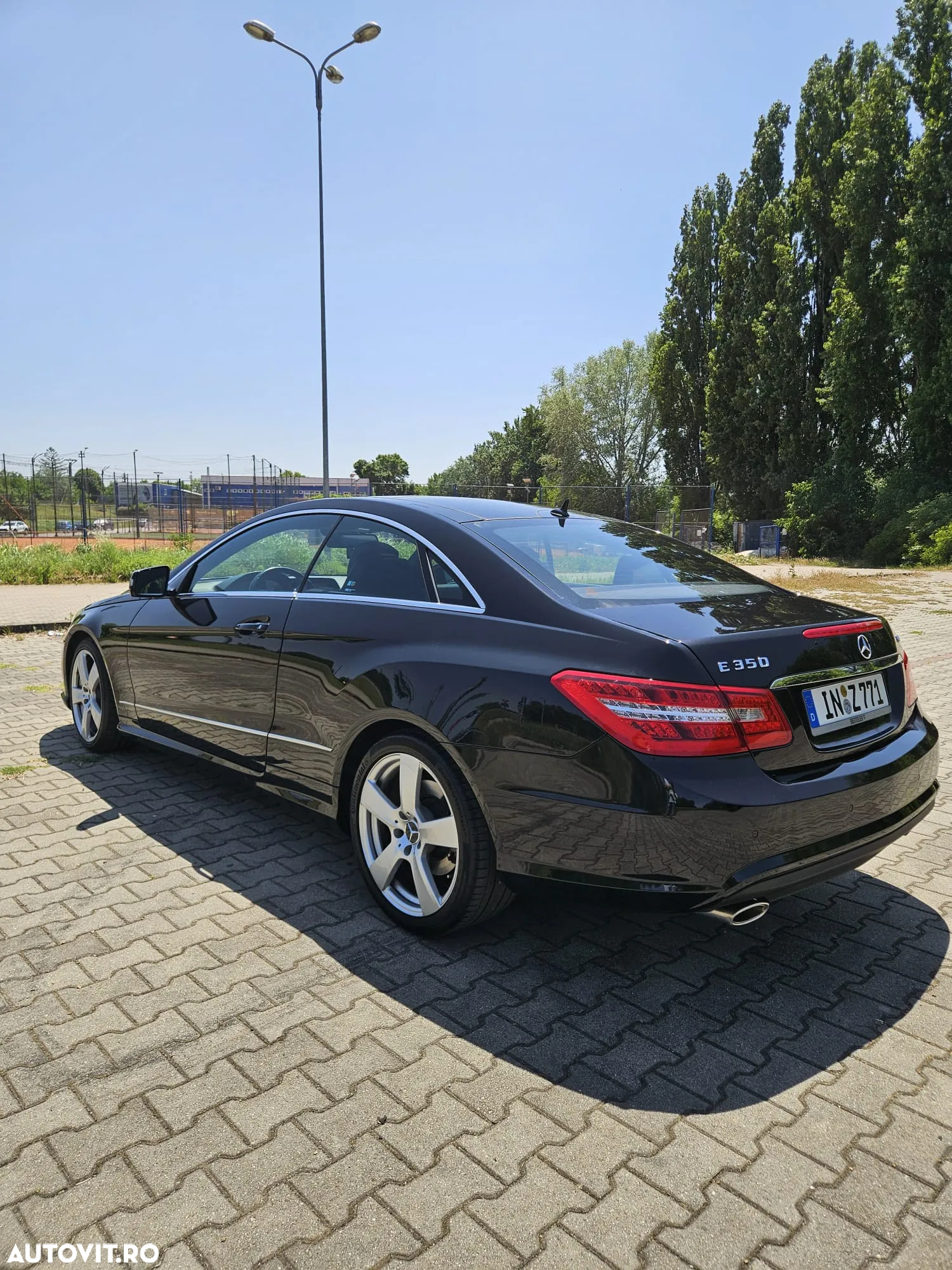 Mercedes-Benz E 350 CDI DPF Coupe BlueEFFICIENCY 7G-TRONIC Avantgarde - 4