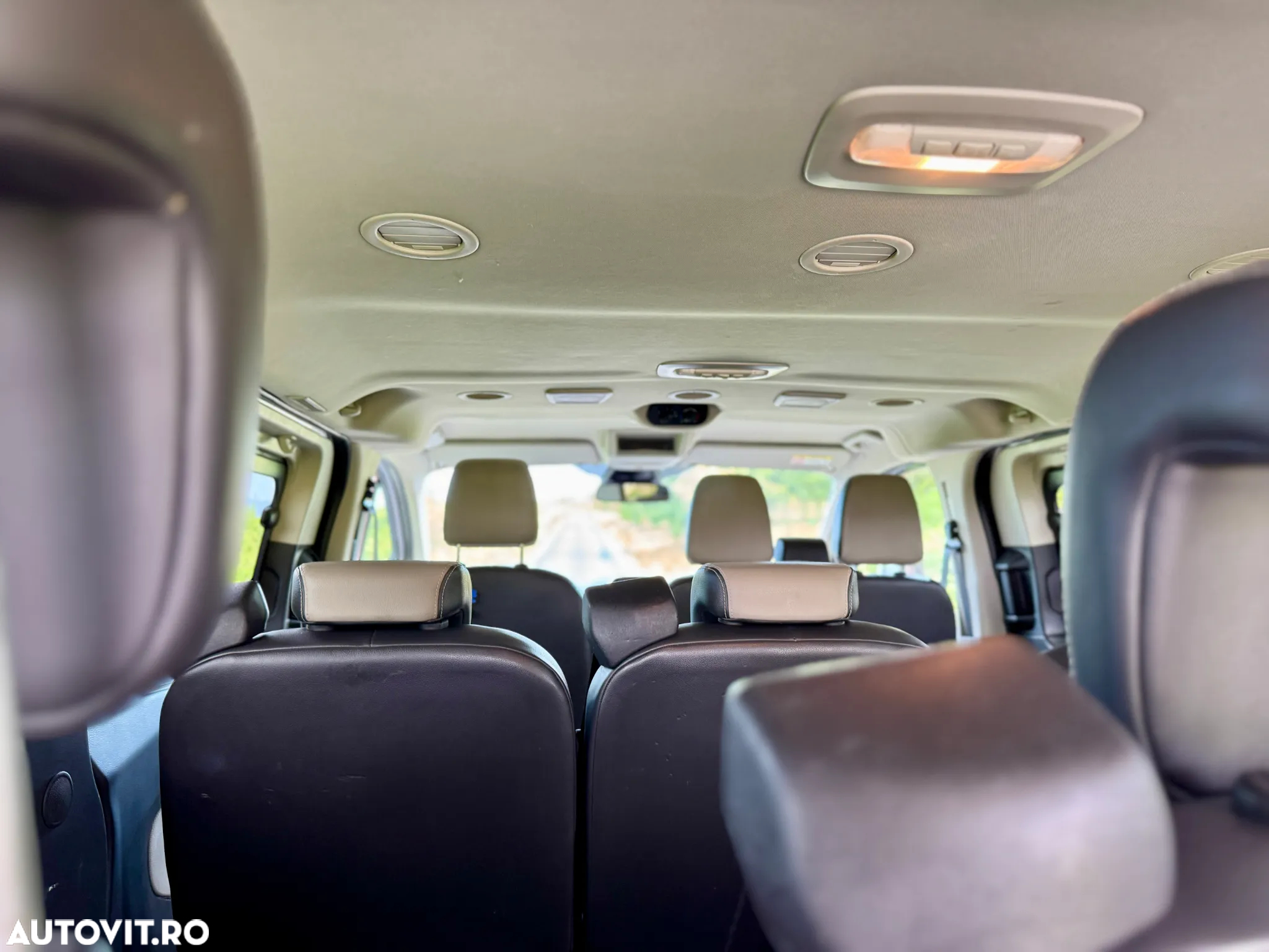 Ford Tourneo Custom - 13