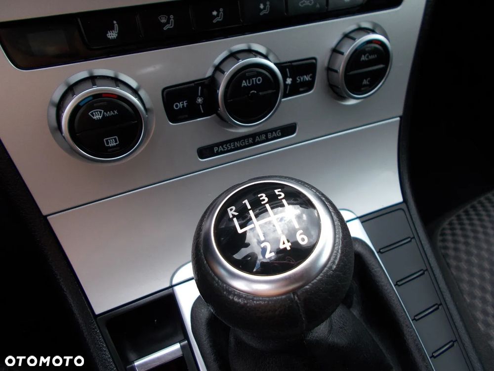 Volkswagen Passat 1.4 TSI BlueMotion Technology Trendline - 23