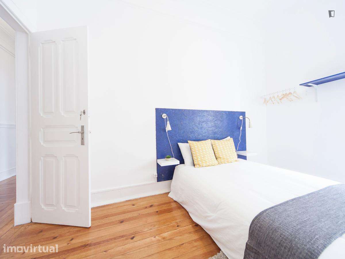 Quarto - localizado em São Sebastião Lisbon - Grande imagem: 4/17