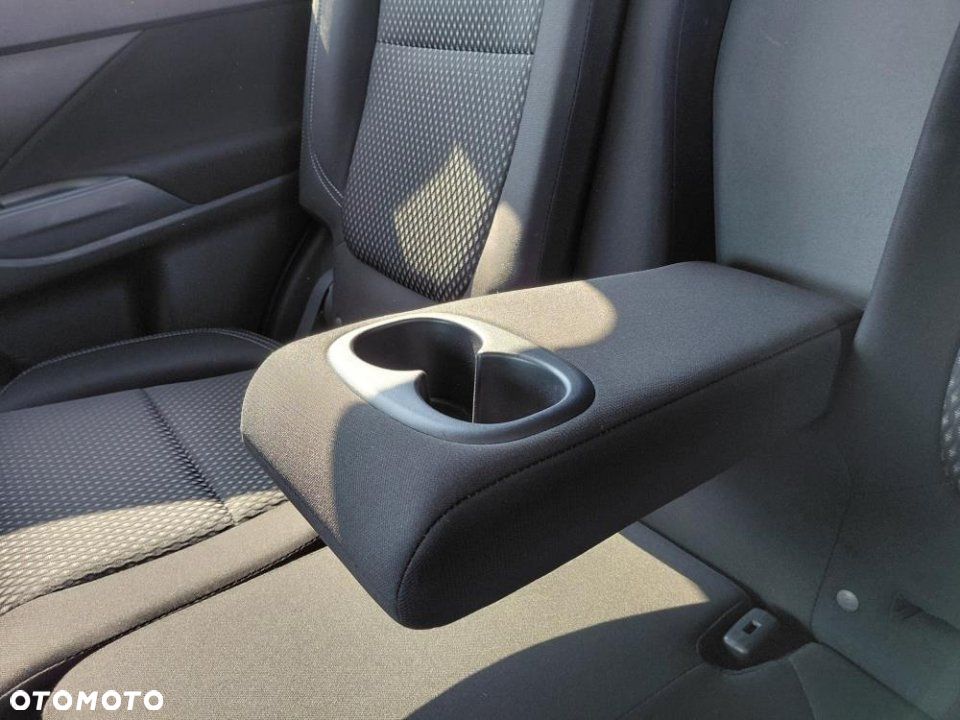 Mitsubishi Outlander - 4