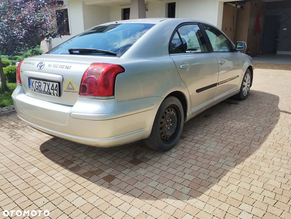 Toyota Avensis 2.0 D-4D High - 3