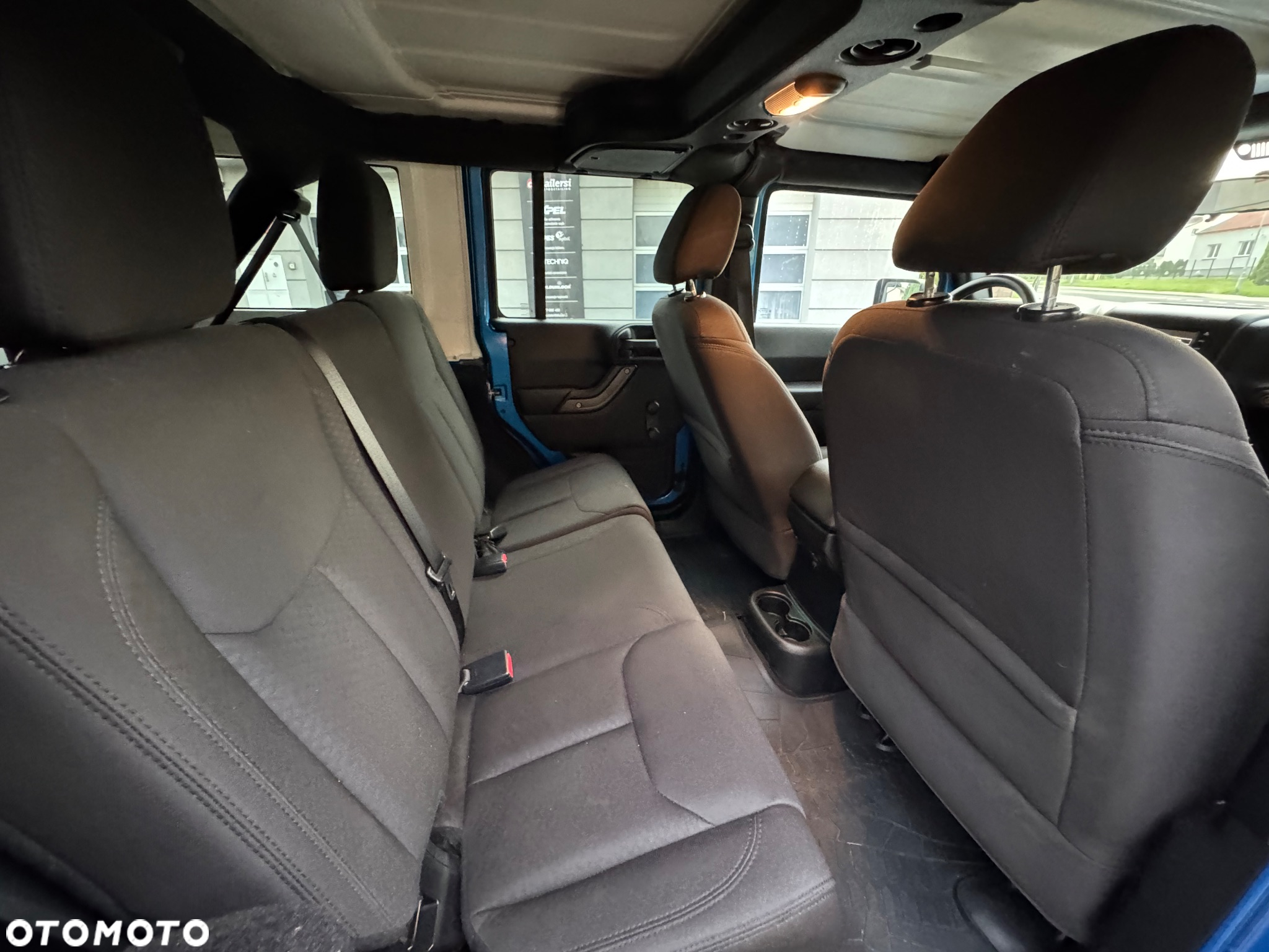Jeep Wrangler - 25