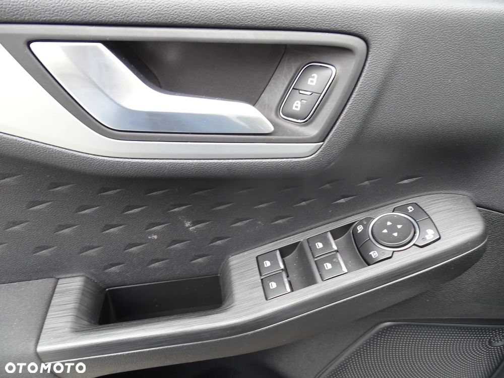 Ford Kuga - 27