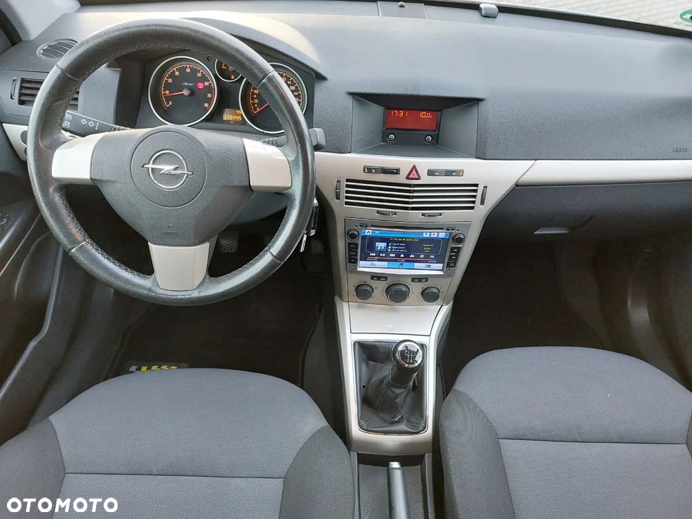 Opel Astra 1.8 Caravan Cosmo - 12