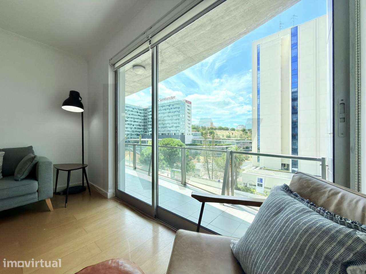 Apartamento T2 Mobilado e com Estacionamento no Edifício Malhoa Plaza, - Grande imagem: 3/46