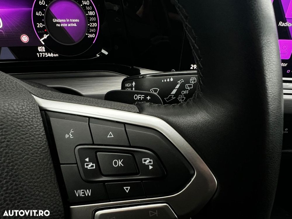 Volkswagen Golf - 33