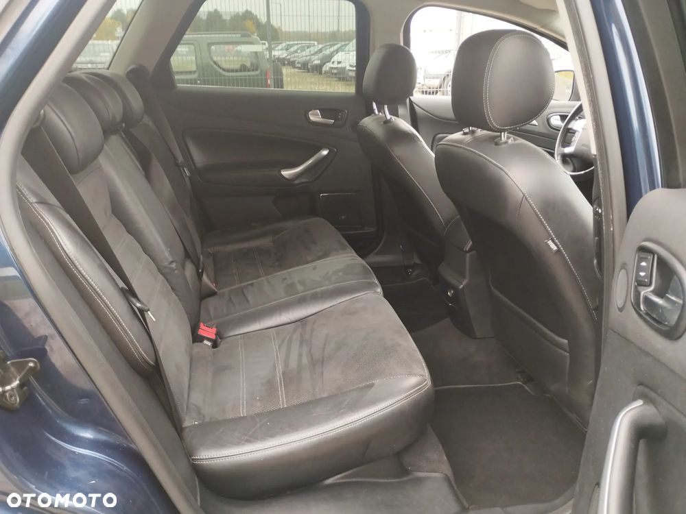 Ford Mondeo - 27