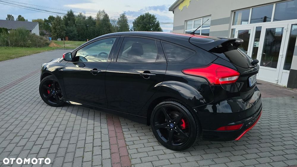 Ford Focus 1.5 EcoBoost ST-Line - 27