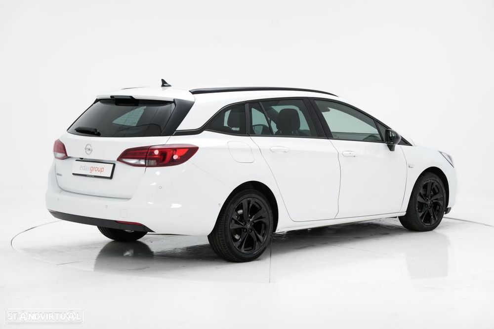 Opel Astra Sports Tourer - 3