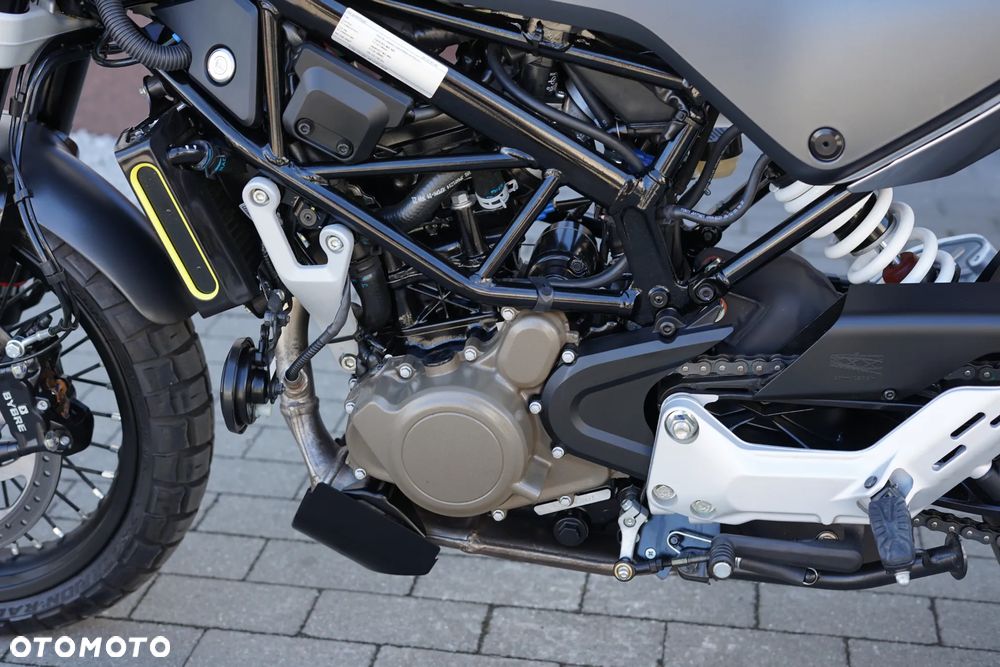 Husqvarna Svartpilen - 31