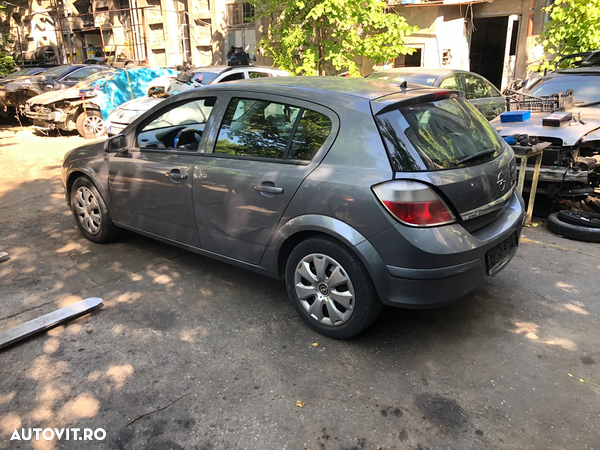 Dezmembrez Opel Astra H 2006 1.4 1.6 benzina Z155