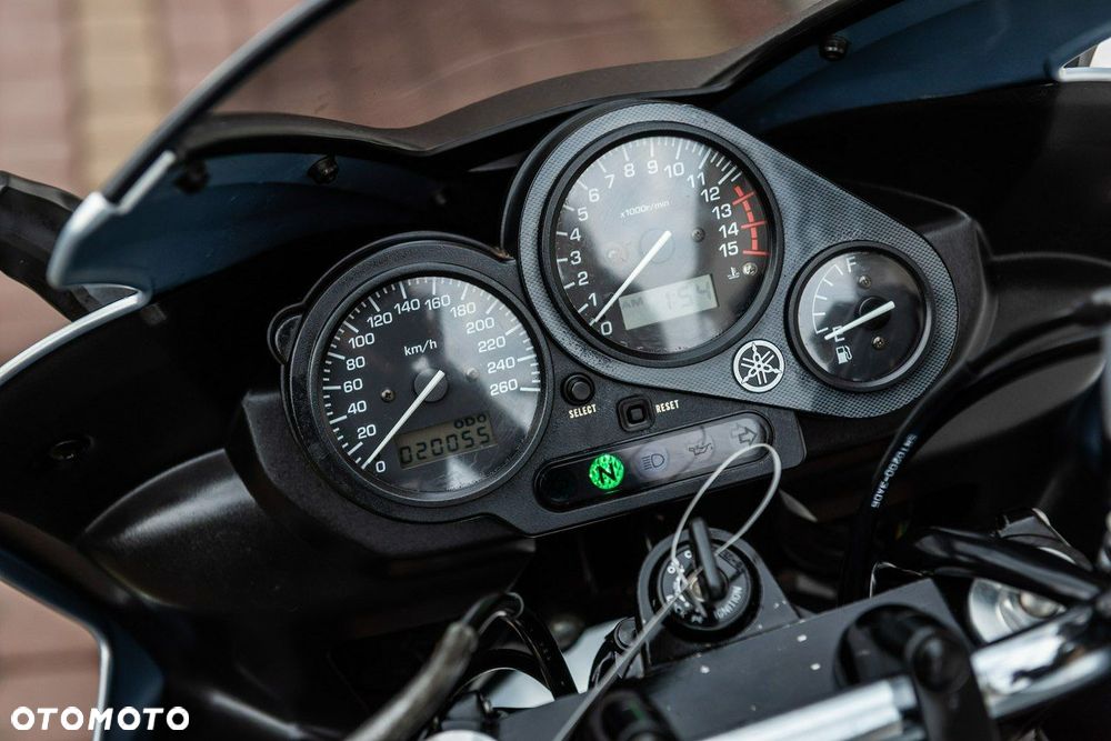 Yamaha FZS - 9