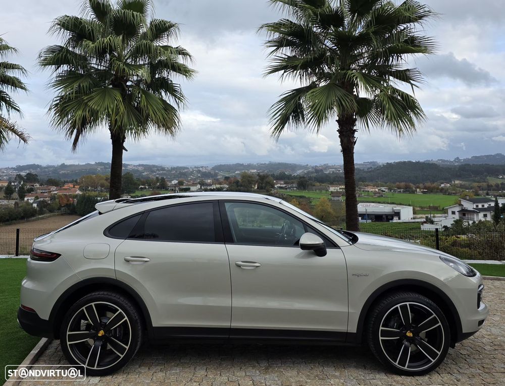 Porsche Cayenne Coupé E-Hybrid - 17
