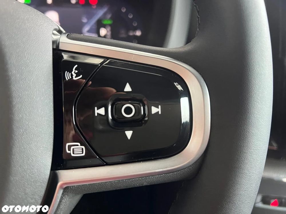 Volvo XC 60 T8 Plug-In Hybrid AWD Plus Black Edition - 24