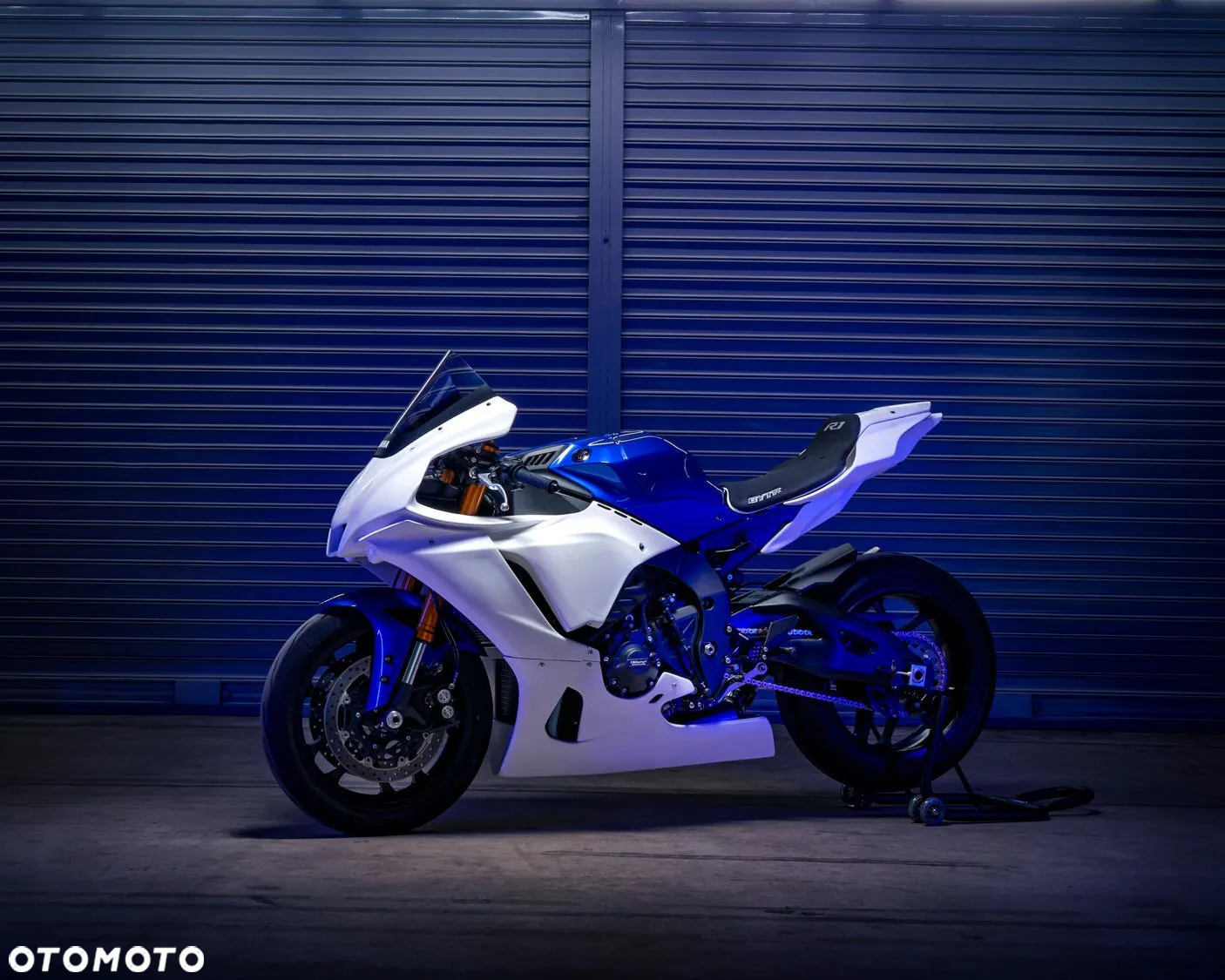 Yamaha R1 - 4