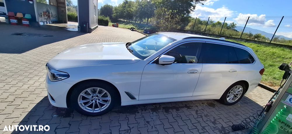 BMW Seria 5 520d Touring Aut. Luxury Line - 7