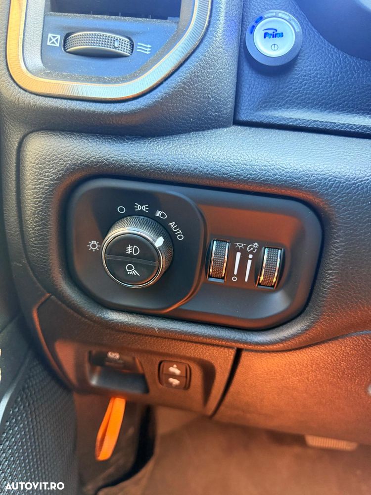 Dodge RAM - 26