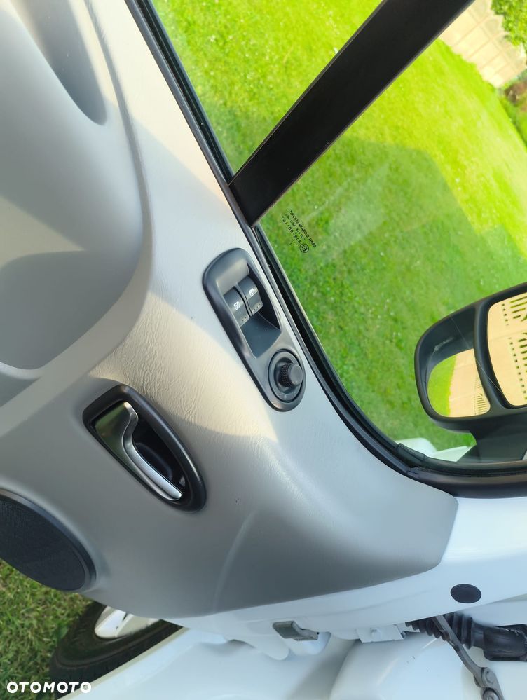 Renault TRAFIC - 21