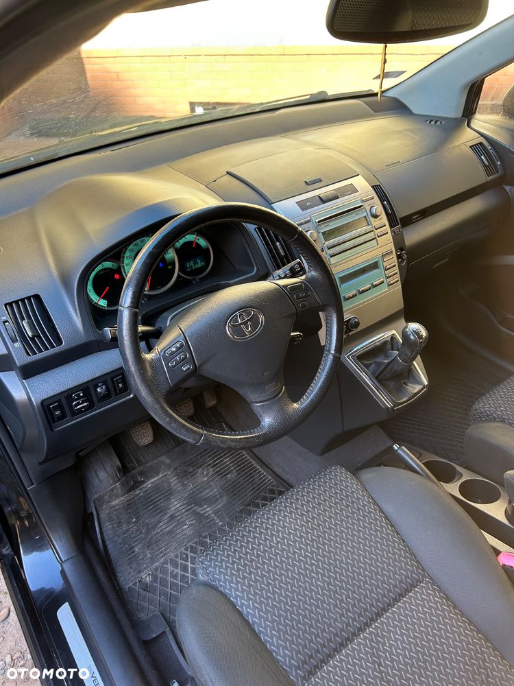 Toyota Corolla Verso 2.2 D-4D Premium - 6