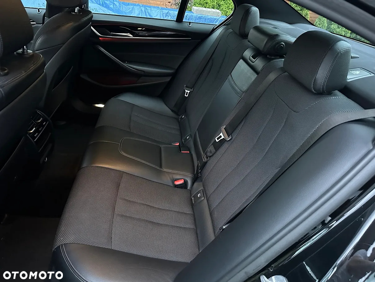 BMW Seria 5 520d Sport Line - 27