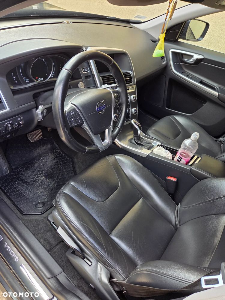 Volvo XC 60 D3 Geartronic Momentum - 11