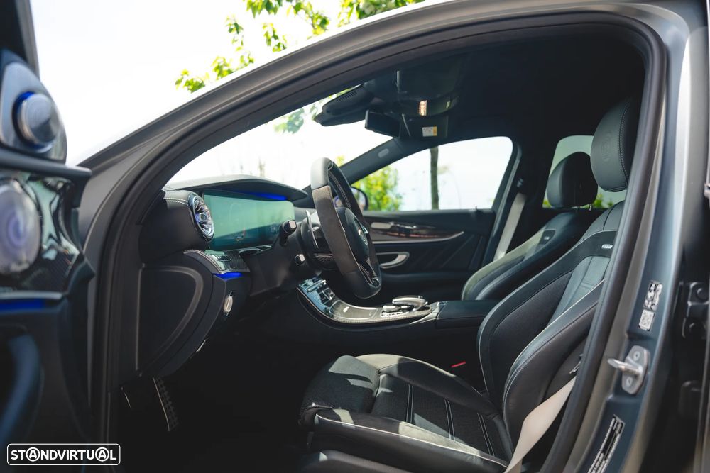 Mercedes-Benz E 63 AMG S 4-Matic+ - 32