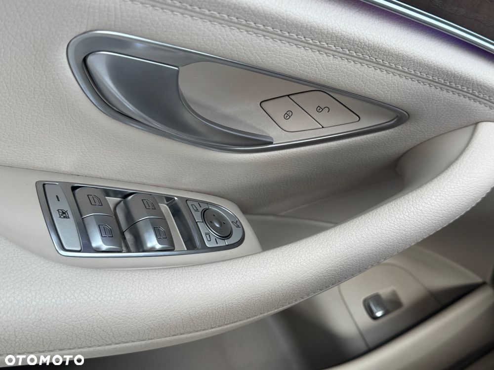 Mercedes-Benz Klasa E 220 d Business Edition 9G-TRONIC - 22