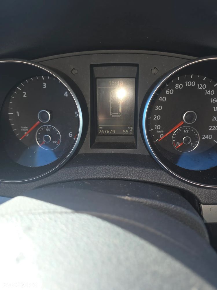 Volkswagen Golf 2.0 TDI Comfortline - 6